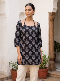 Women Black Paisley Print Cut-Out Neck 3/4 Sleeve Top 1