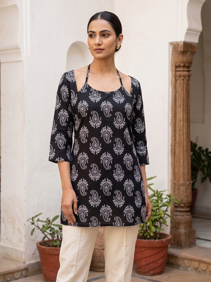 Women Black Paisley Print Cut-Out Neck 3/4 Sleeve Top